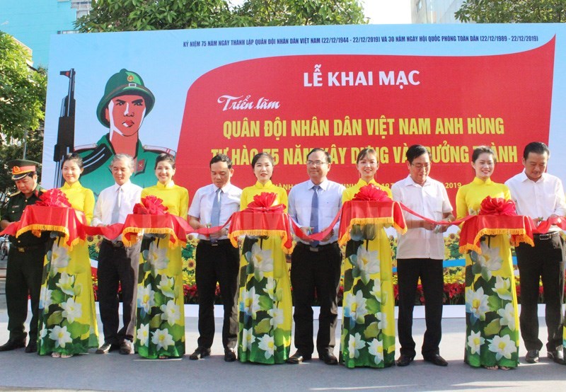 TP. Hồ Ch&#237; Minh: Triển l&#227;m “Qu&#226;n đội nh&#226;n d&#226;n Việt Nam anh h&#249;ng - Tự h&#224;o 75 năm x&#226;y dựng v&#224; trưởng th&#224;nh”